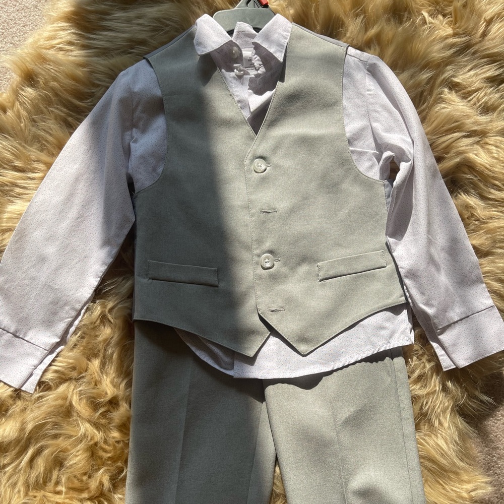 boy Gray suite size 4 only worn once